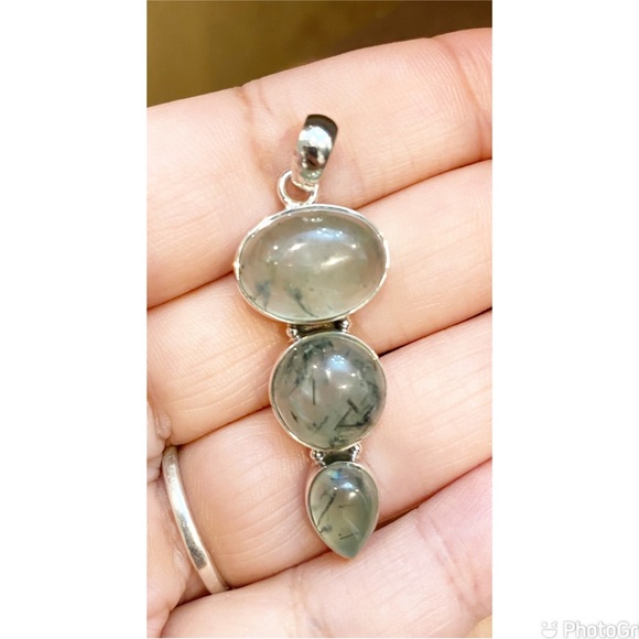 Gorgeous 3 Stone Prehnite Pendant set in 925 Sterling Silver - Picture 3 of 4